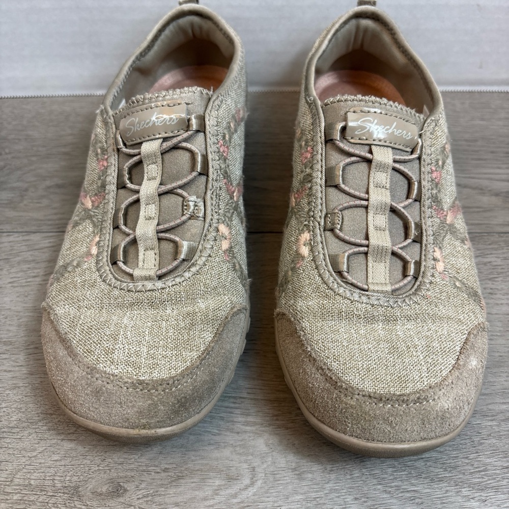 Skechers Woman’s Size 7 Slip On Casual Tennis Shoe Troupe With Pink No Lace